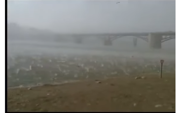 العراة ‫سقوط حجارة لهب على شاطئ العراة: ظاهرة طبيعية أم كارثة بيئية؟ - اخباركم‬‎