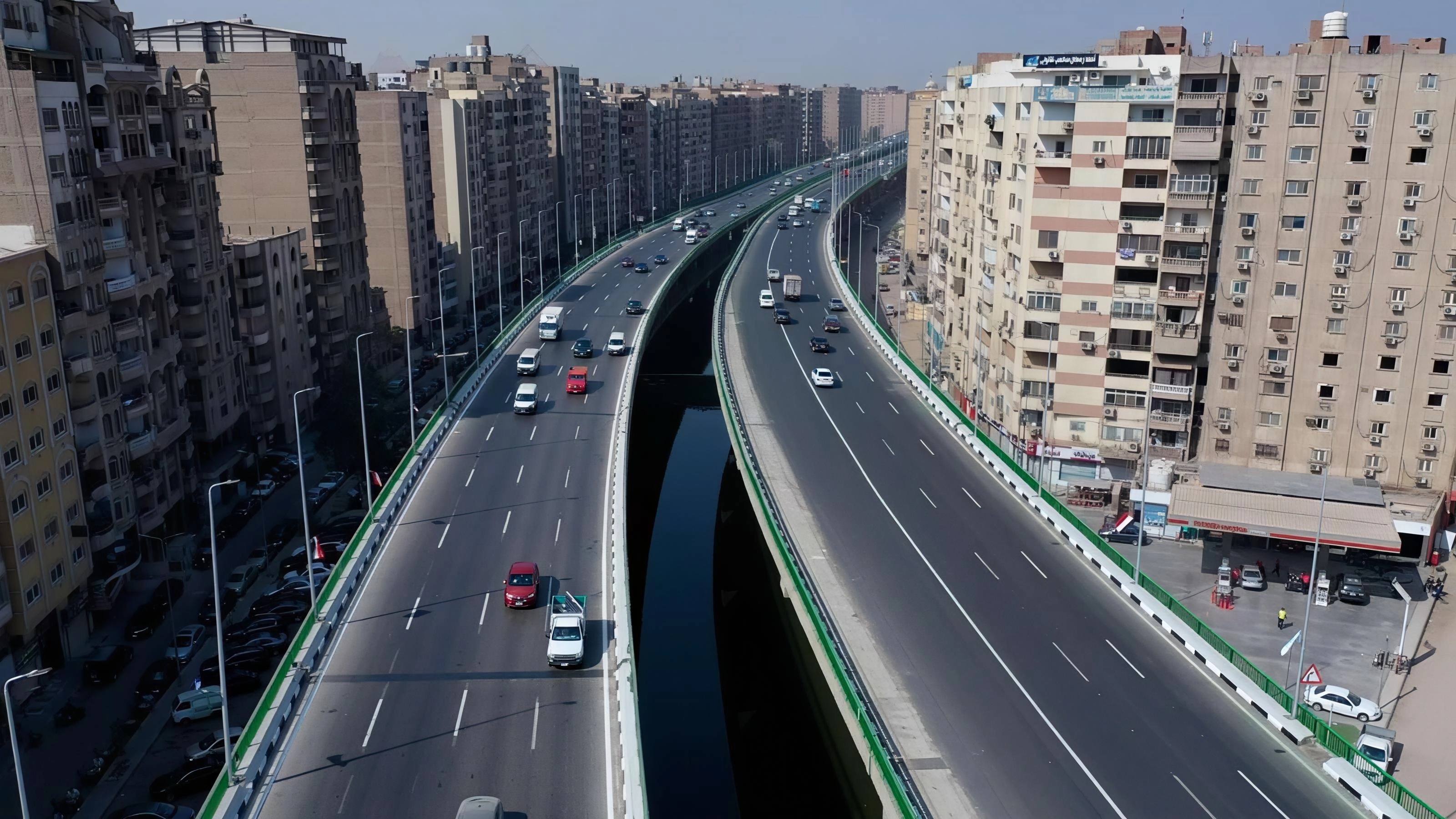 التحويلات المرورية بجميع الطرق تزامنًا مع افتتاح المتحف المصري الكبير.. استعدادات ضخمة ووعي مروري شامل